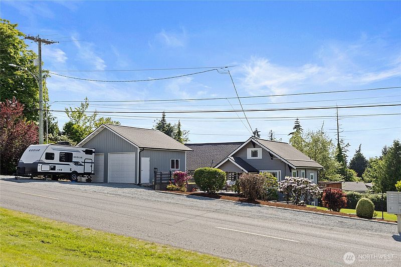 4th image of 703 19th Avenue