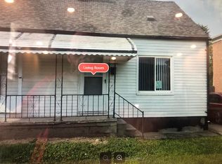 18561 Beechwood St, Roseville, MI 48066