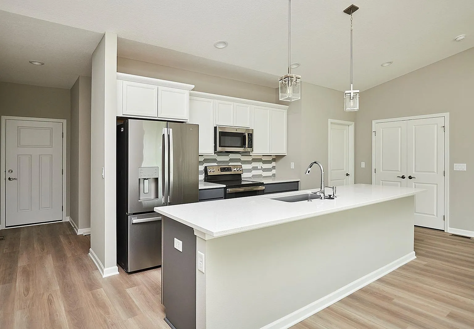 4 bed, 2225 sqft, $2,645 — Photo 2