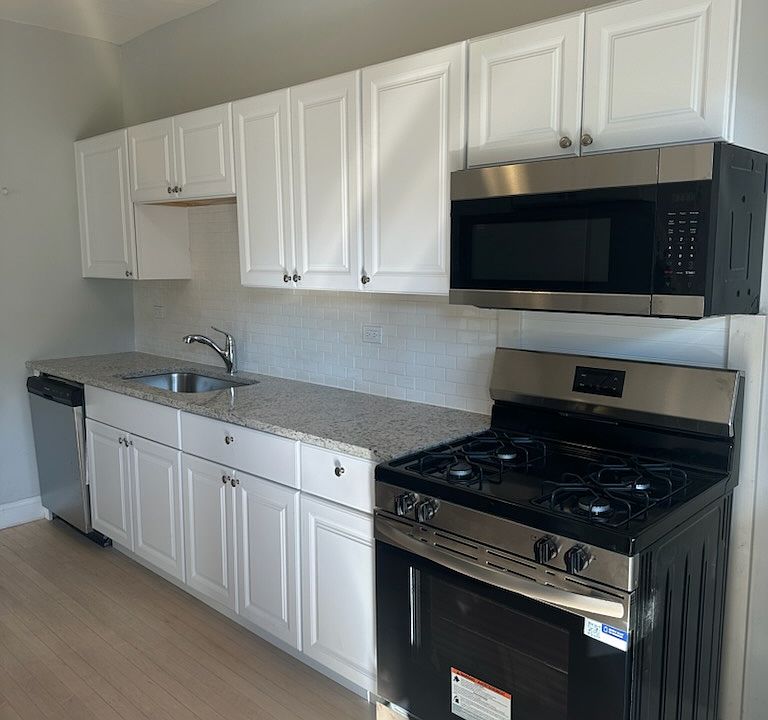 1st image of 4423 N Paulina St #2