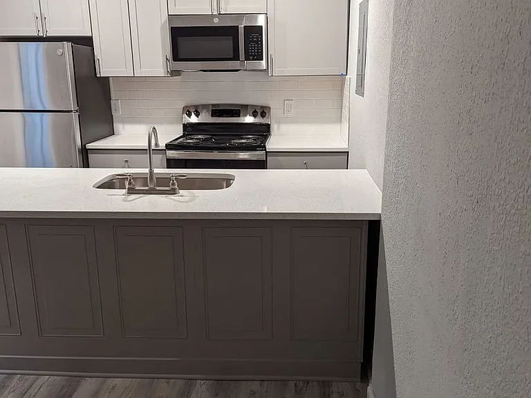 1207 E Armour Blvd — Photo 20