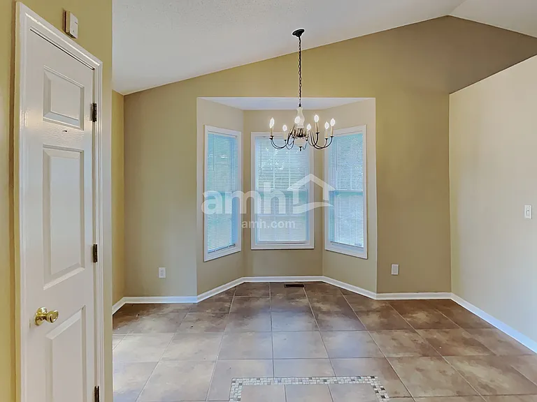 220 Remington Ct — Photo 5