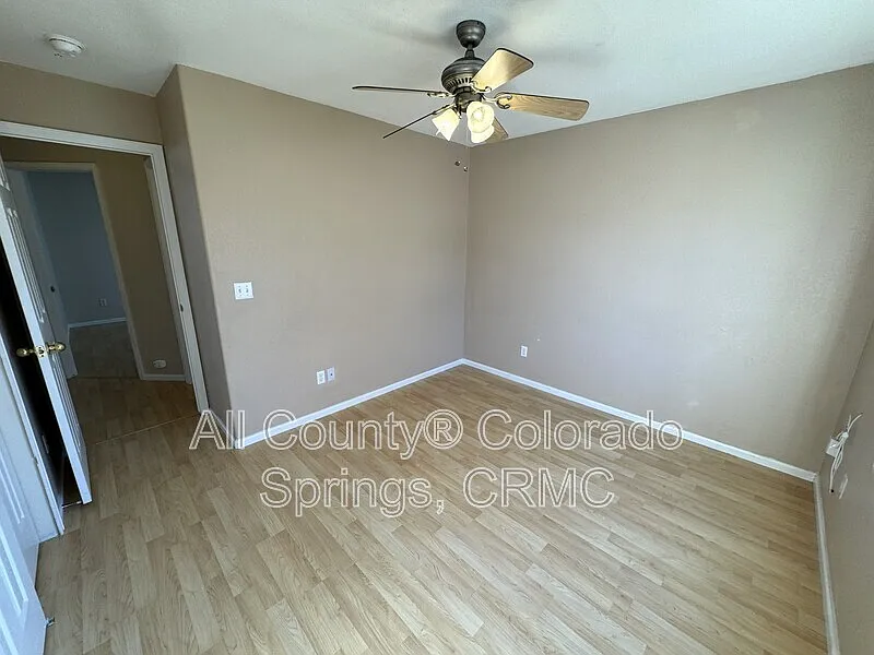 3 bed, 2.0 bath, 1466 sqft, $2,100 — Photo 4