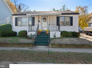 72 W 8th St, Burlington, NJ 08016