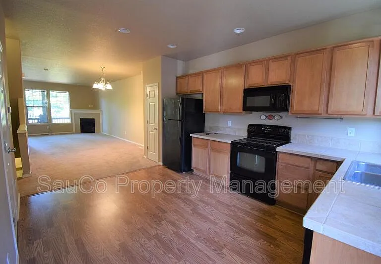 1419 NE Lockheart Ln #1 — Photo 5