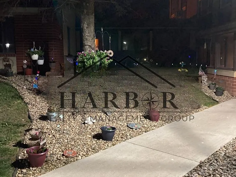Valley View Apartments — Photo 36