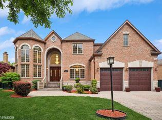 3832 W Chase Ave, Lincolnwood, IL