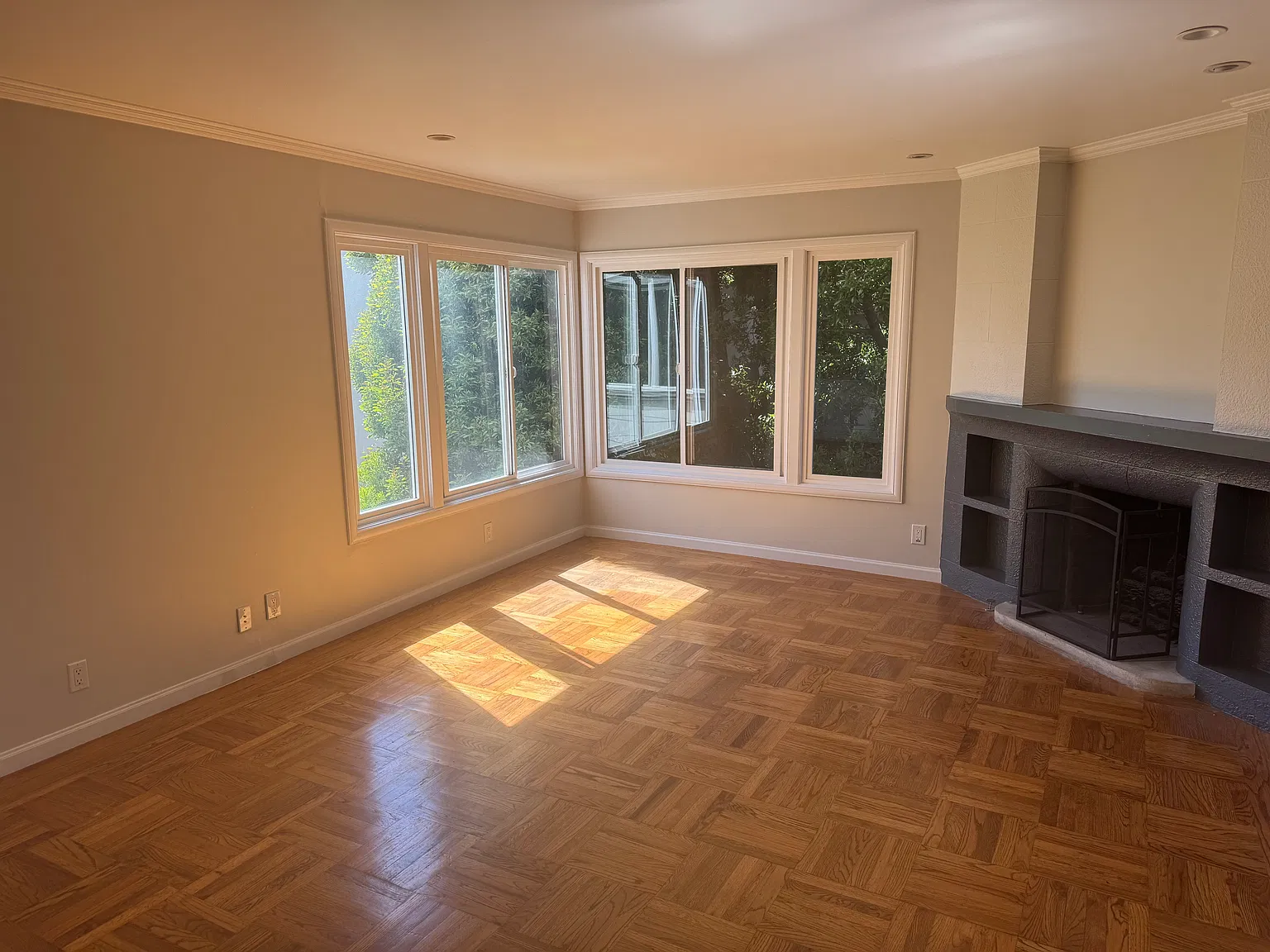2 bed, 1100 sqft, $5,950 — Photo 3