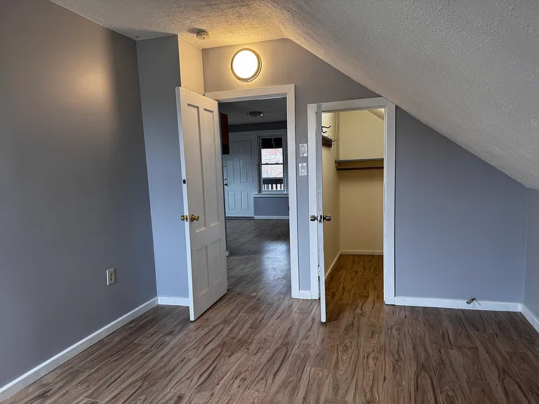 18 W Pearl St #3 — Photo 7