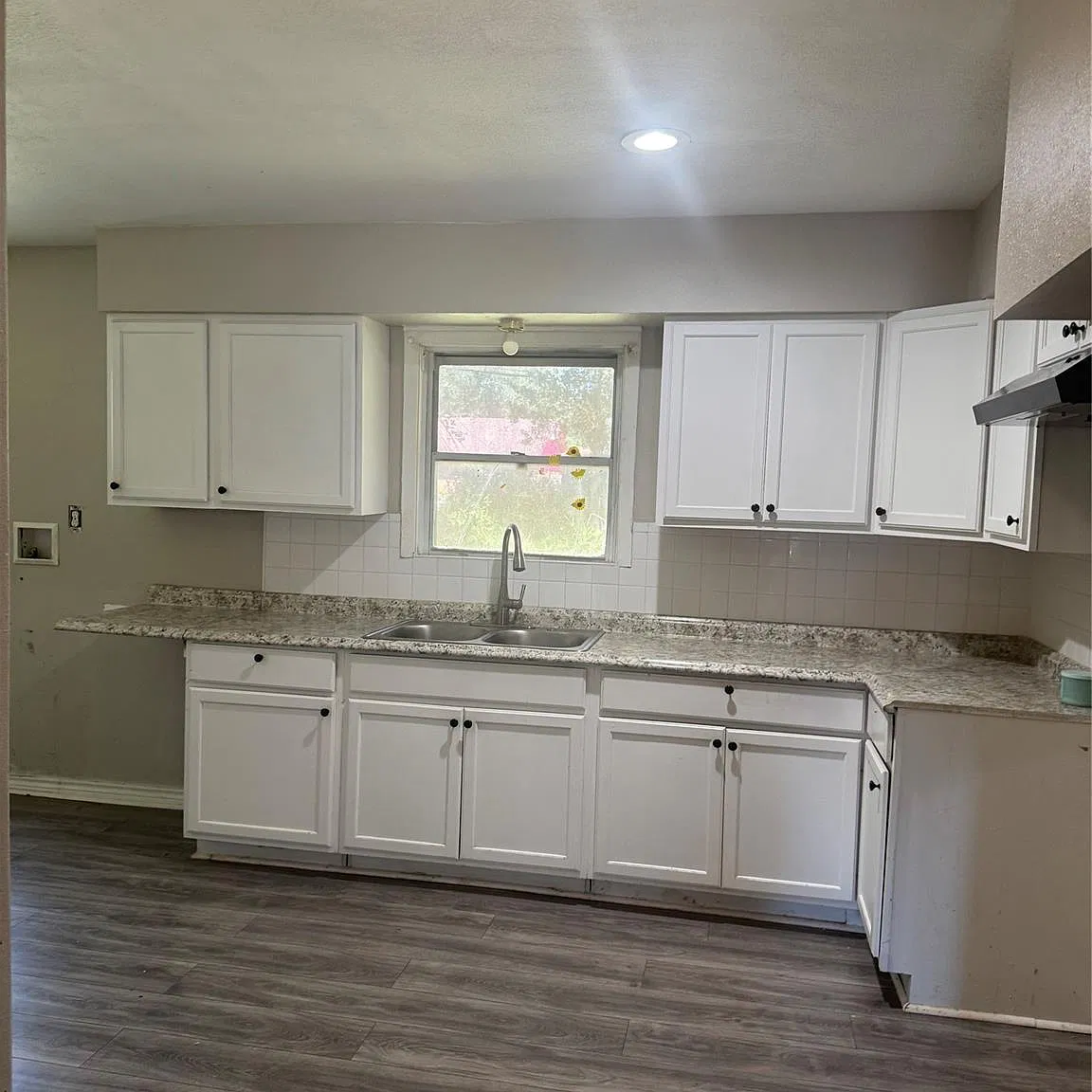 3 bed, 1.5 bath, 1376 sqft, $1,975 — Photo 3