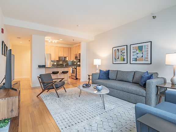 3rd image of 1250 S Michigan Ave APT 1405