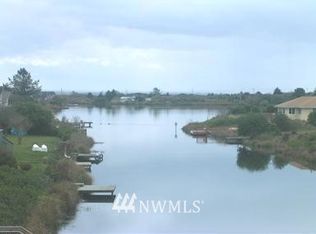 185 N Razor Clam Dr SW, Ocean Shores, WA 98569