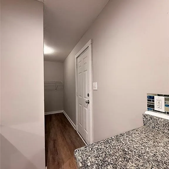 657 Robert E Lee Pkwy — Photo 5