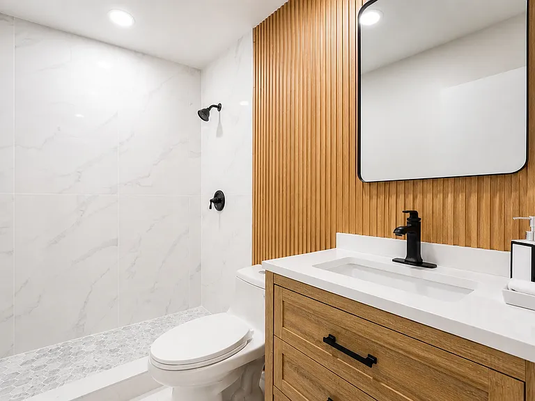1448 W 32nd St — Photo 3