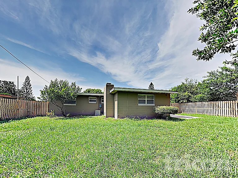 3463 Arbutus Ln — Photo 15