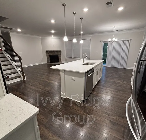 4867 Tacoma Dr — Photo 5