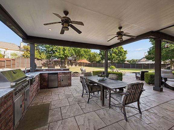 4th image of 2713 Greenview Dr