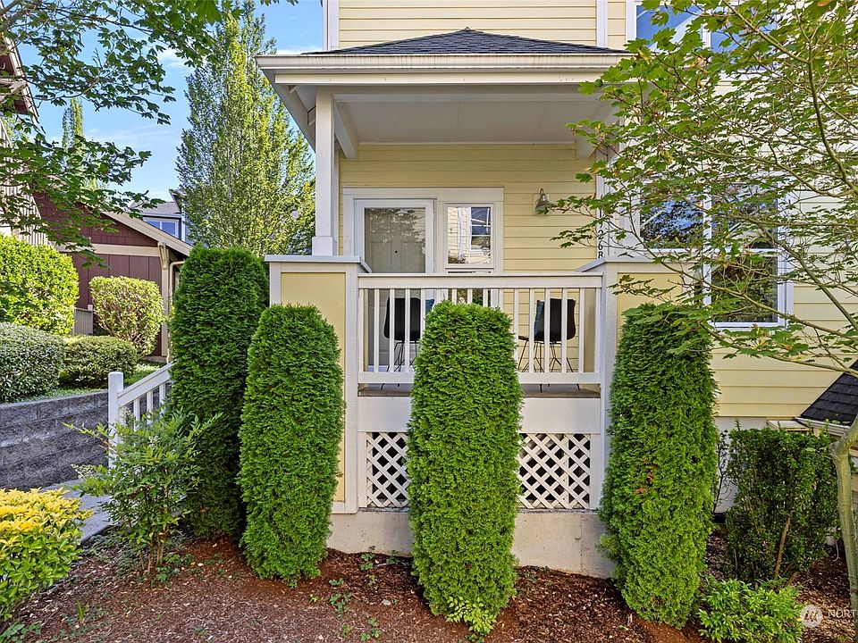 1st image of 1926 18th Avenue NE #B