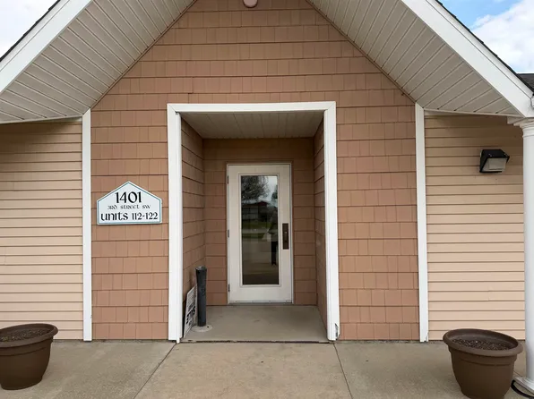 1401 3rd St SW APT 116, Waverly, IA 50677