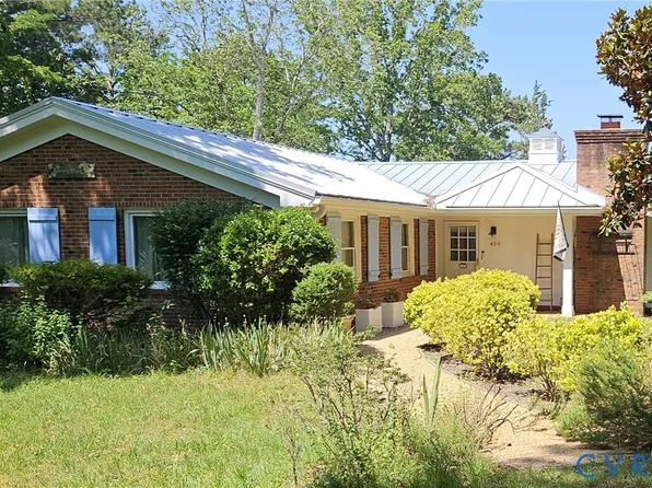 459 Willow Ln, Topping, VA 23169