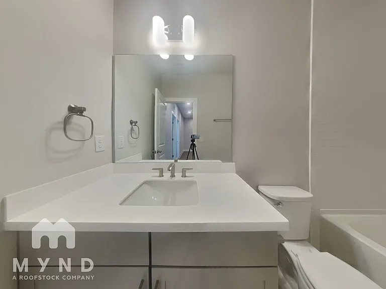 1273 Windmill Pkwy — Photo 24
