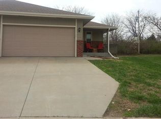 3408 SW Amarosa Cir, Topeka, KS 66614