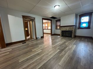 1459 W 2nd St, Waterloo, IA 50701