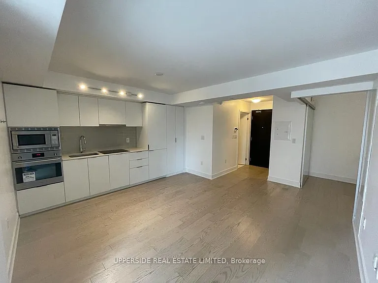 955 Bay St #207 — Photo 8