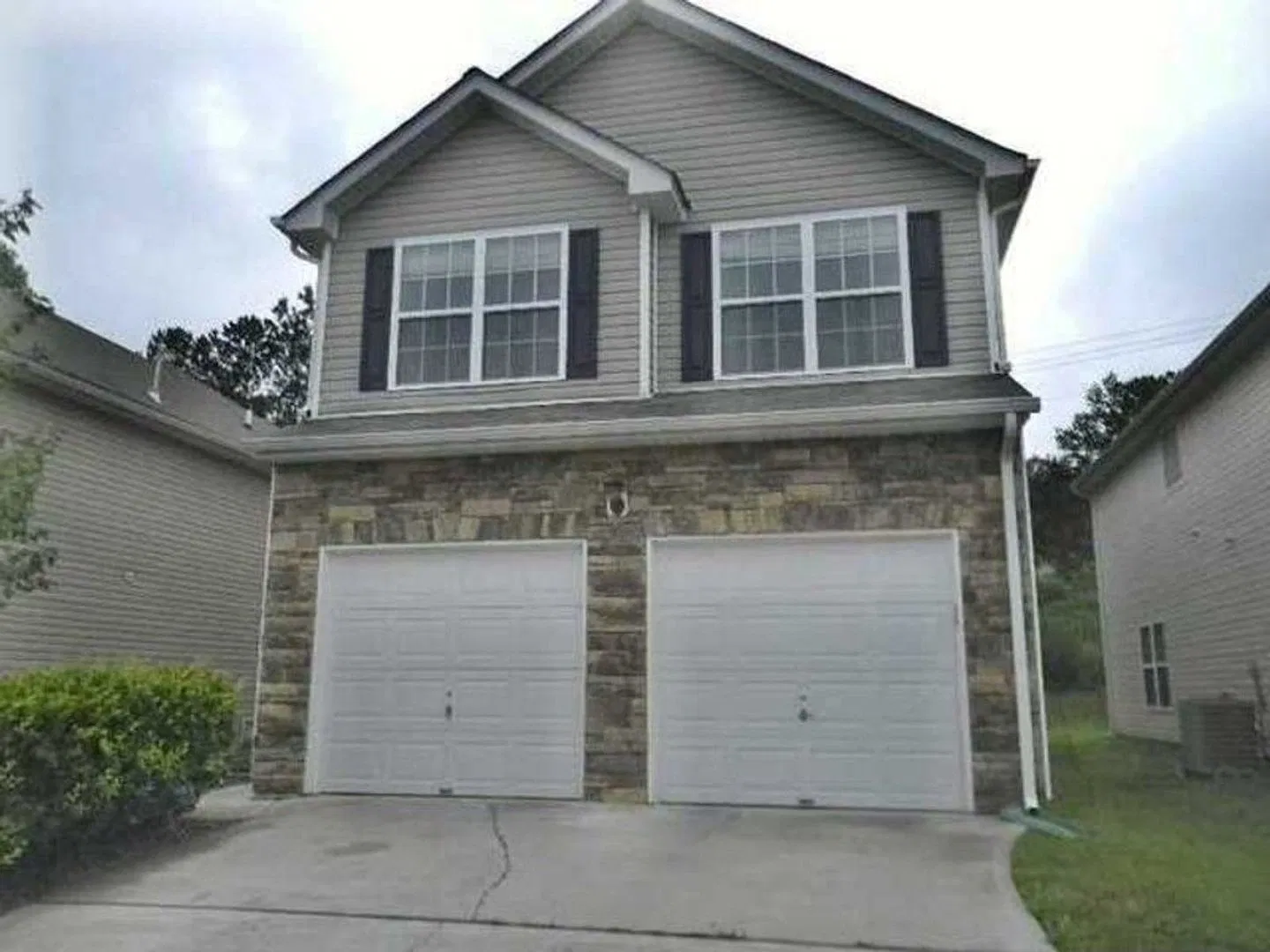 Amazing Space In This 4 Bedroom 2.5 Bath Home Located In College Park! — Photo 1