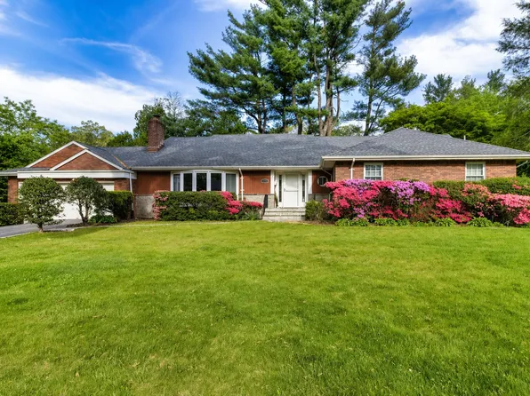 88 Spier Rd, Scarsdale, NY 10583