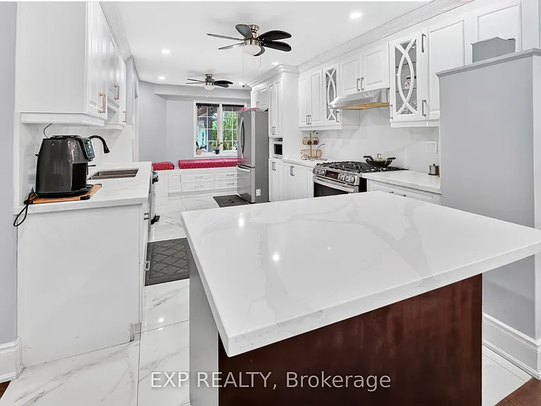 5896 Chorley Pl #UPPER — Photo 8