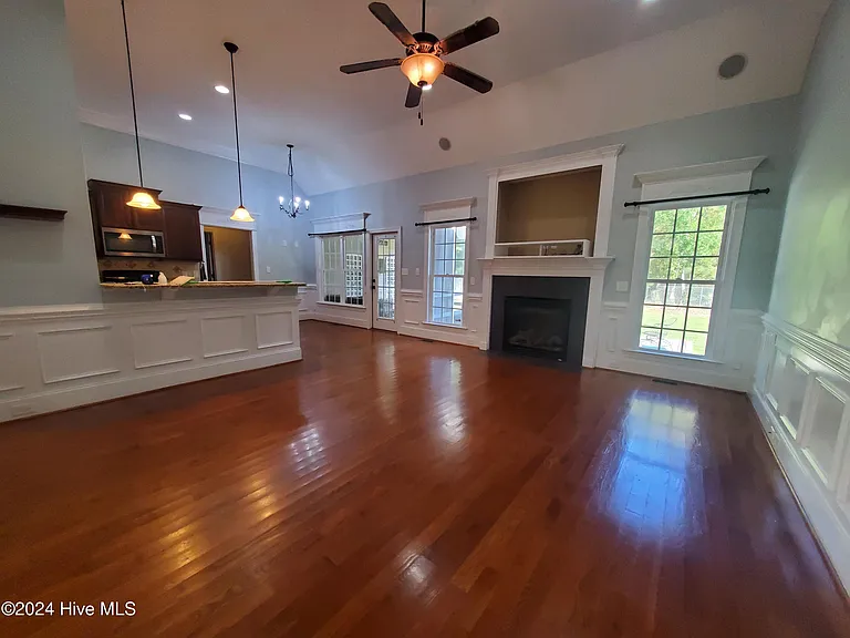 3008 Taberna Dr — Photo 5