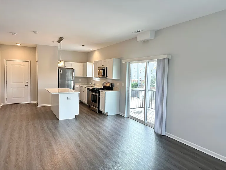 853 E Main St #2F — Photo 4