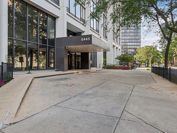 2nd image of 5445 N Sheridan Rd APT 3211