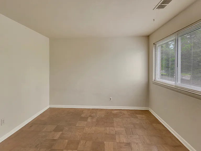 5704 Seymour Ave #10 — Photo 7