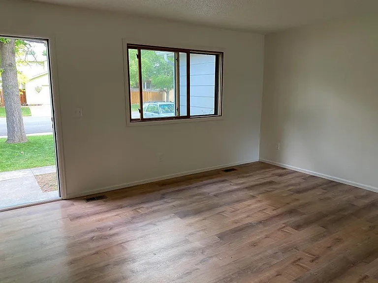 824 Coronado Ave — Photo 16