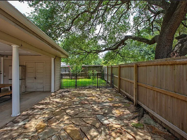 511 Homestead St — Photo 21