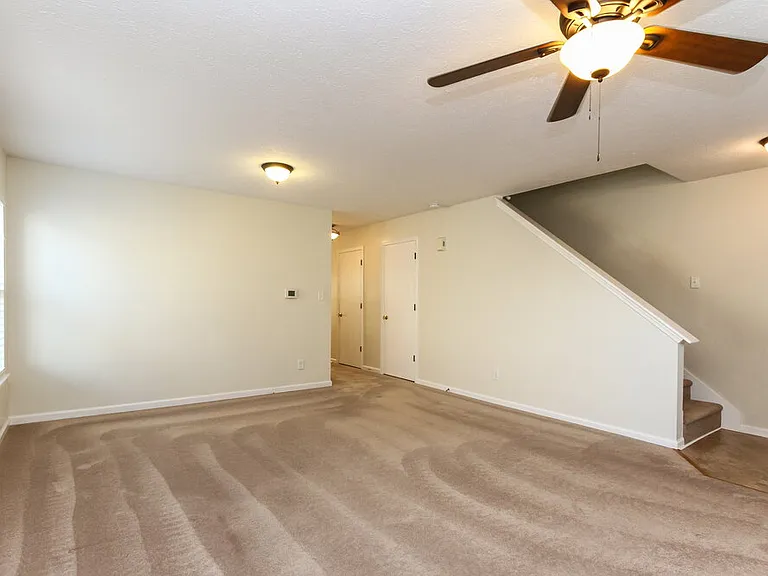 1237 Silver Ridge Ln — Photo 3