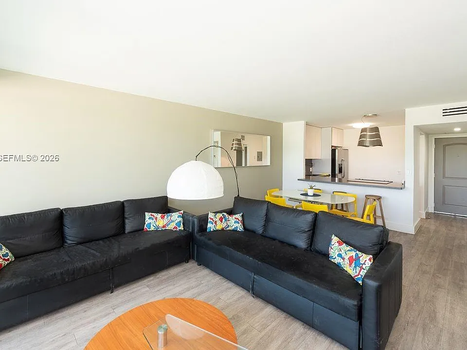 100 Bayview Dr #210