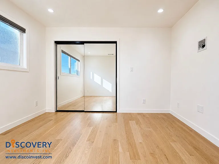 3939 Midvale Ave — Photo 19