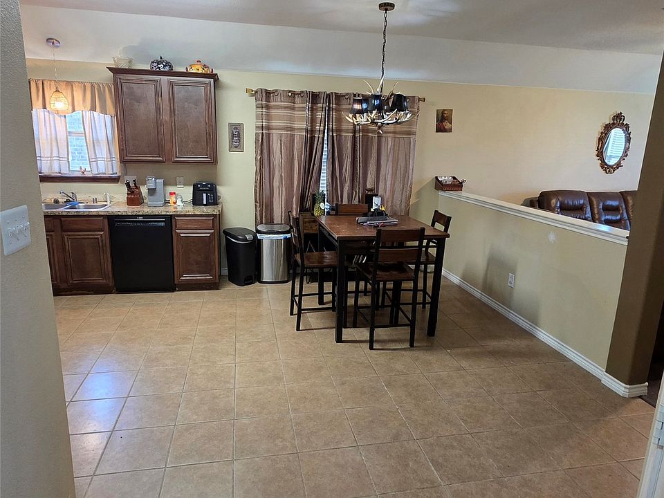 2nd image of 1208 Bent Tree Rd