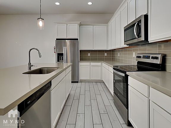 3rd image of 901 S Smith Rd Unit 1023