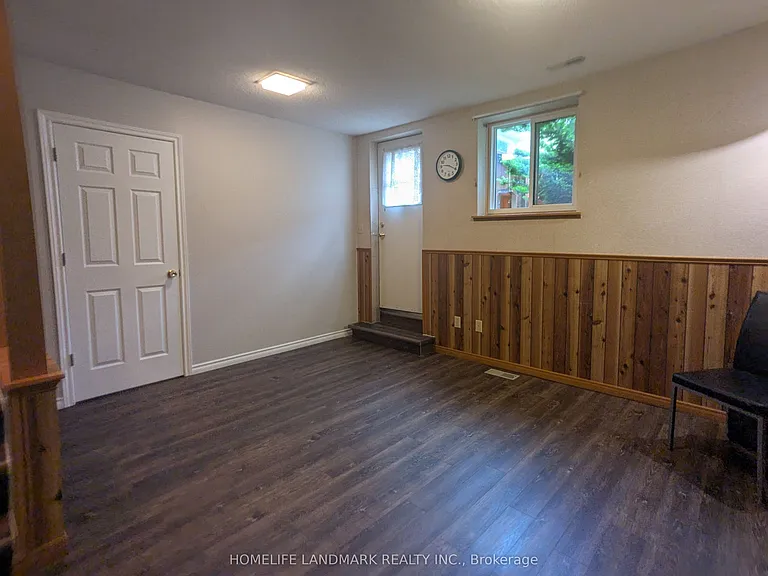 195 Carter Ave #LOWER — Photo 4