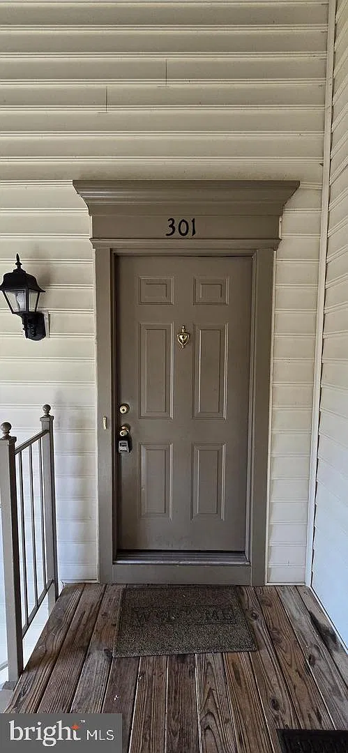 2 bed, 1.5 bath, 982 sqft, $2,200 — Photo 2