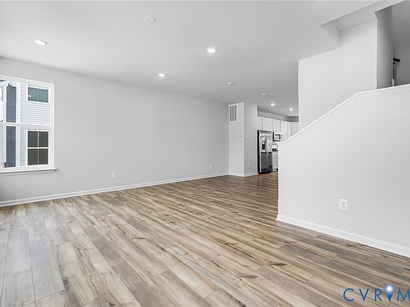 4th image of 8708 Whitman Dr