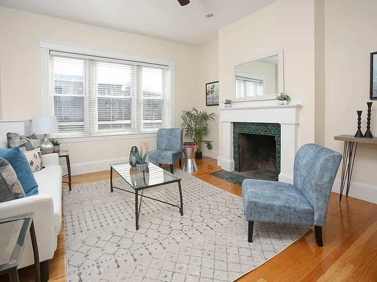 21 Aberdeen St #5 — Photo 3