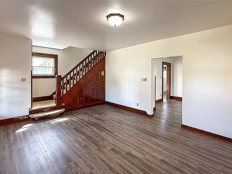 125 Washington St — Photo 2