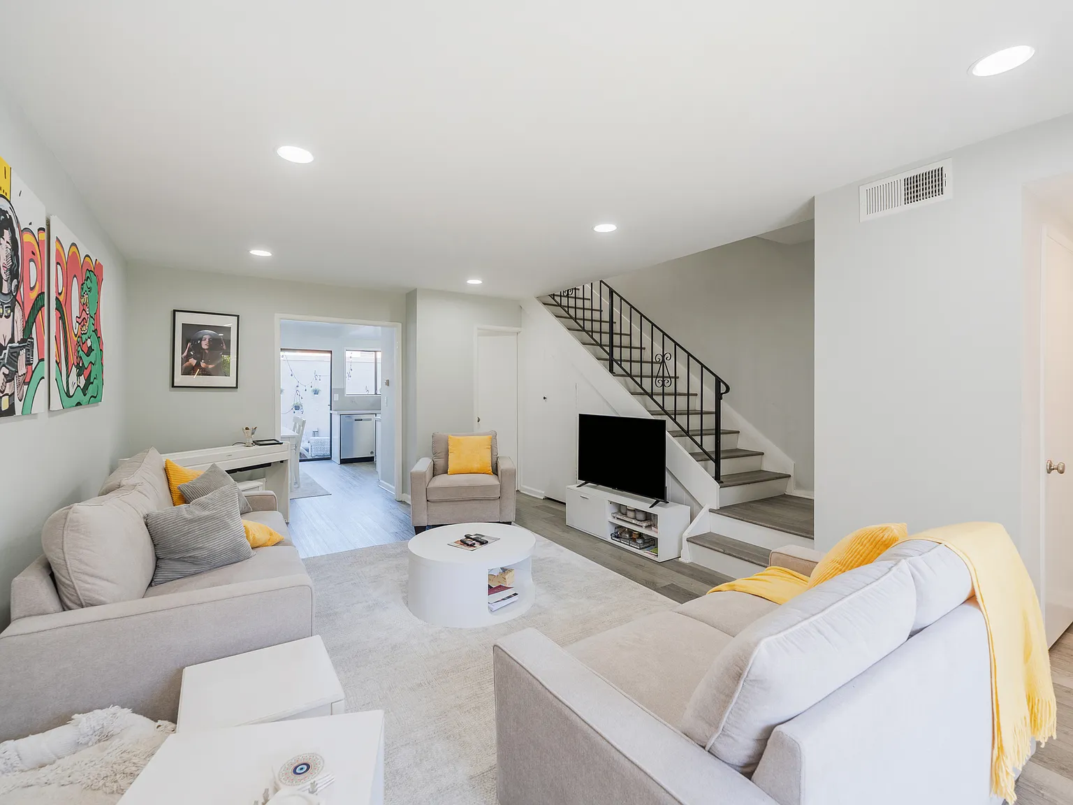 2 bed, 1152 sqft, $4,500 — Photo 1