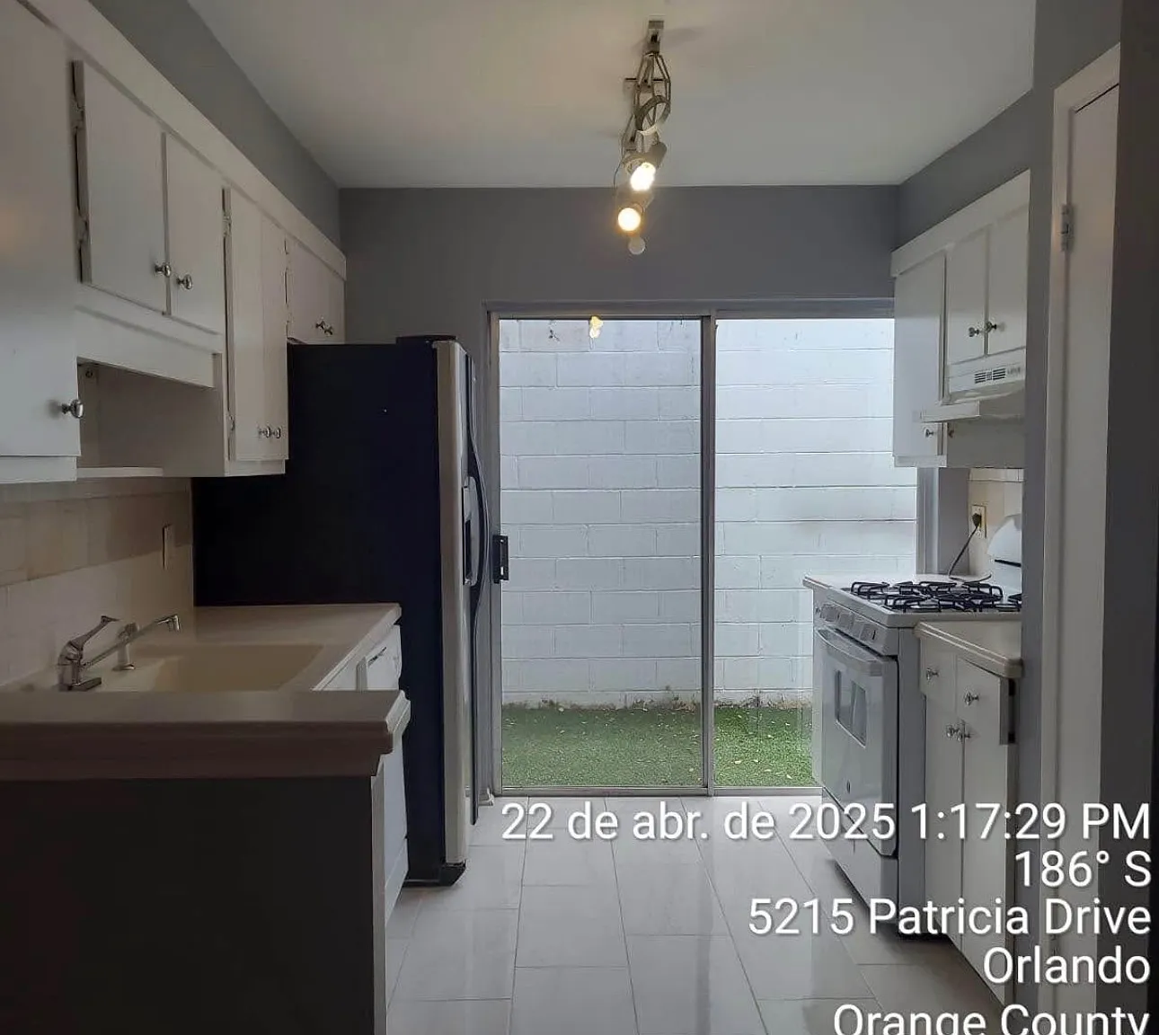 3 bed, $2,300 — Photo 3