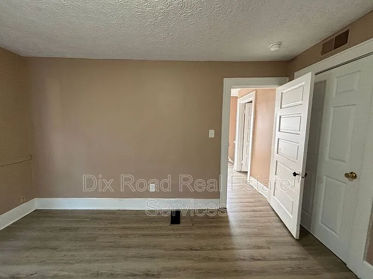 1903 Tytus Ave — Photo 18